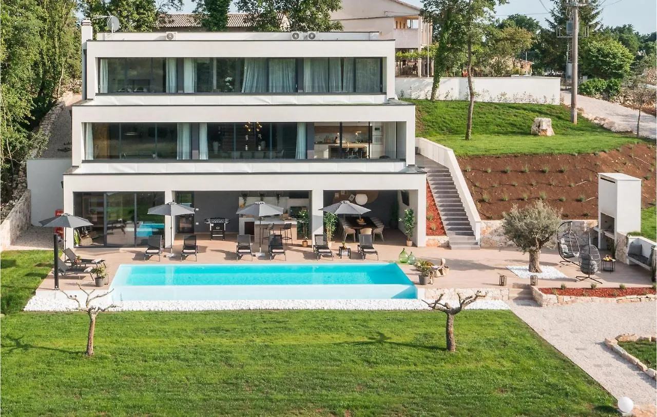 Awesome Home In Zminj With Wifi Holiday home