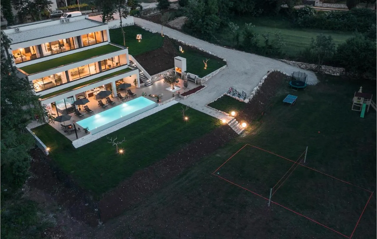Awesome Home In Zminj With Wifi