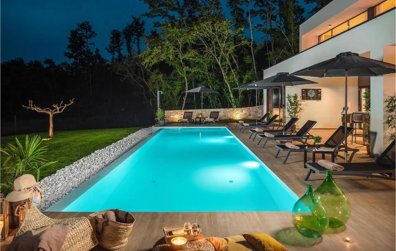 Awesome Home In Zminj With Wifi 0*,